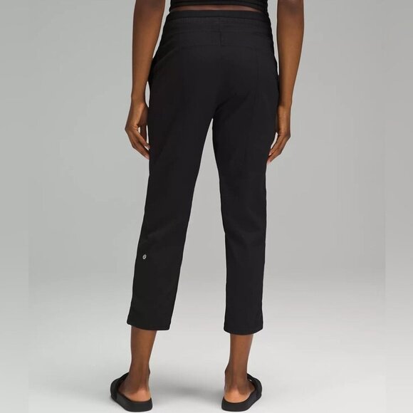 Lululemon Dance Studio Mid-Rise Elastic Waist Cropped Black Relaxed Pants Size 6 - Picture 11 of 12